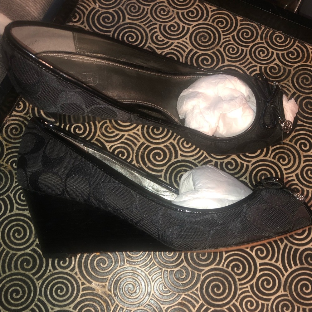 COACH Women's Sz 11B Black Signature Logo Print Fabric Wedge Peep Toe